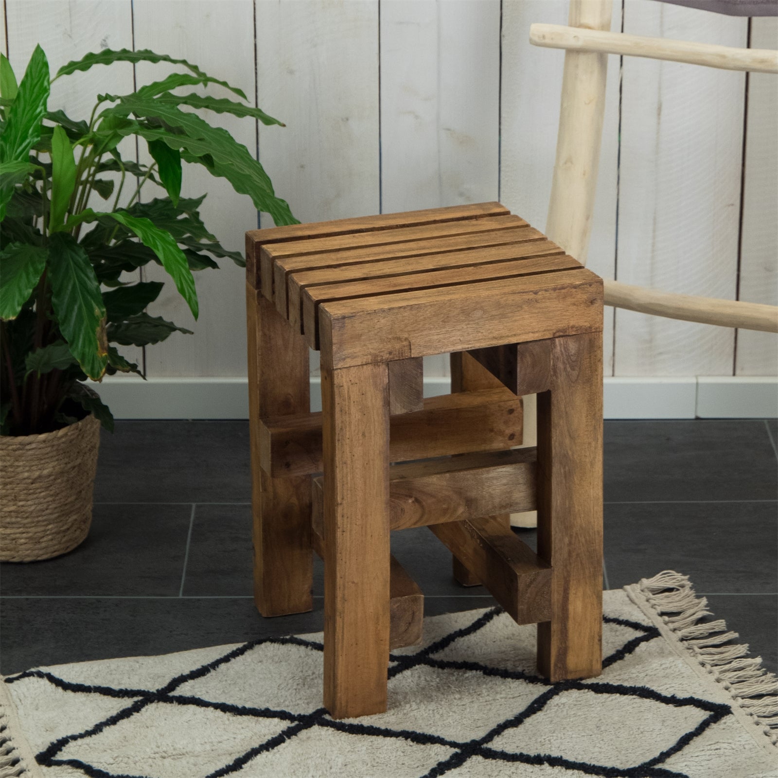 HOLZ HOCKER