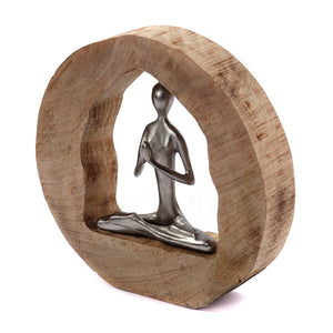 SKULPTUR "YOGA LOG" | Mangoholz / Alu, 28cm | Meditierende Yoga Deko