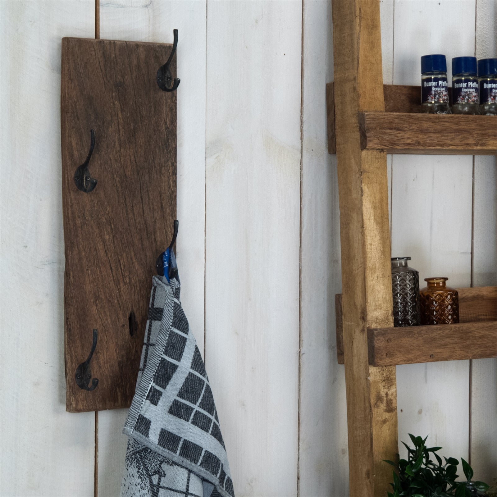 WANDGARDEROBE "BOARD III" | 4 Haken, Massivholz | Garderobenpaneel